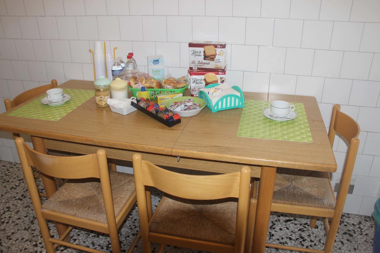 I Due Baroni - Fronte Campus Bed and Breakfast Bari Exteriör bild